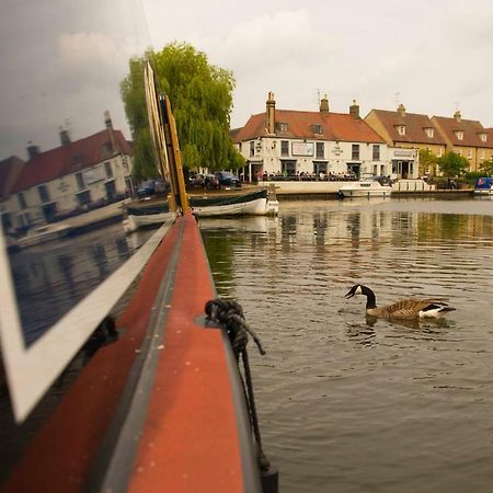 Отель Narrowboat Puzzle Или Экстерьер фото