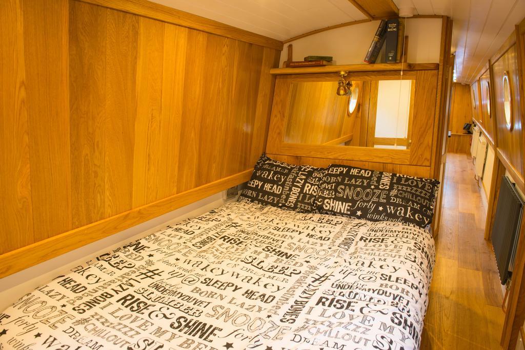 Отель Narrowboat Puzzle Или Экстерьер фото