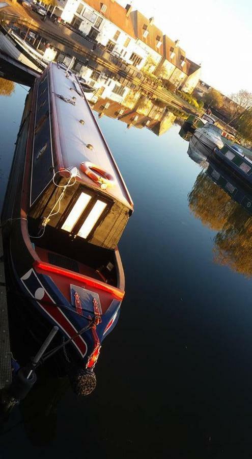 Отель Narrowboat Puzzle Или Экстерьер фото